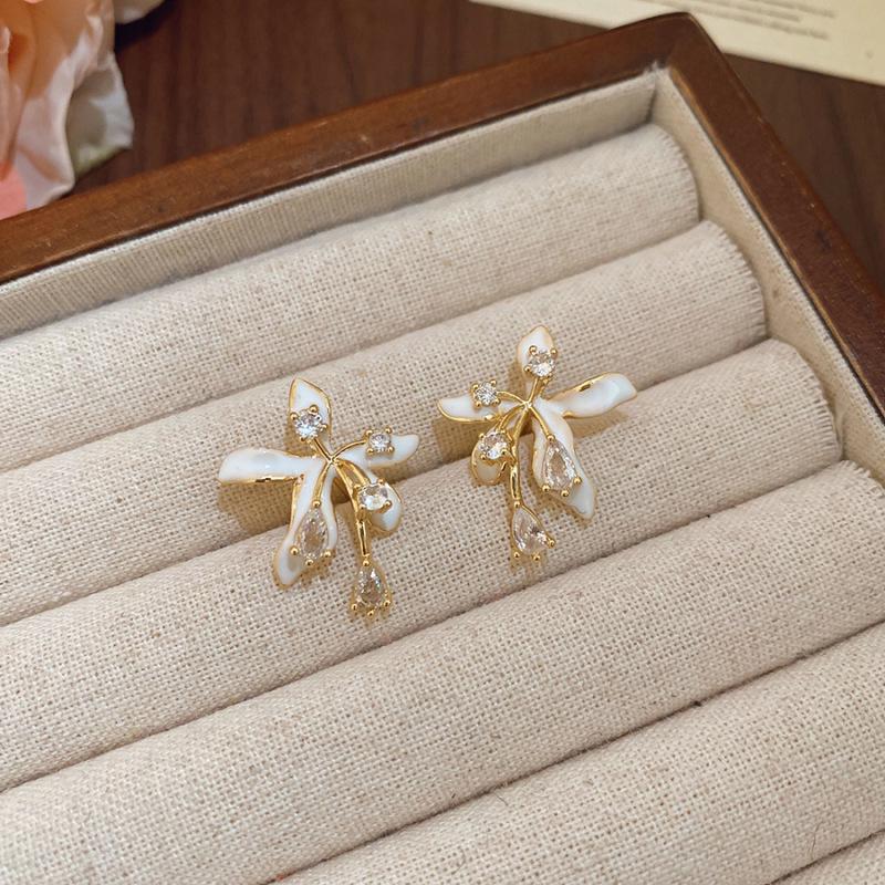 18K Gold Plated Zircon Flower No-Pierce Earrings – Exquisite, Versatile, Luxury Accessory