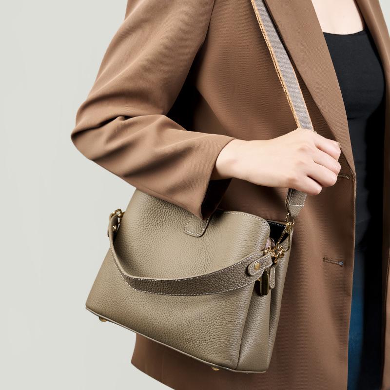 Top-grain Leather Bag, Large-capacity Bucket Bag, Simple and Versatile Leather Single-shoulder Crossbody Handbag