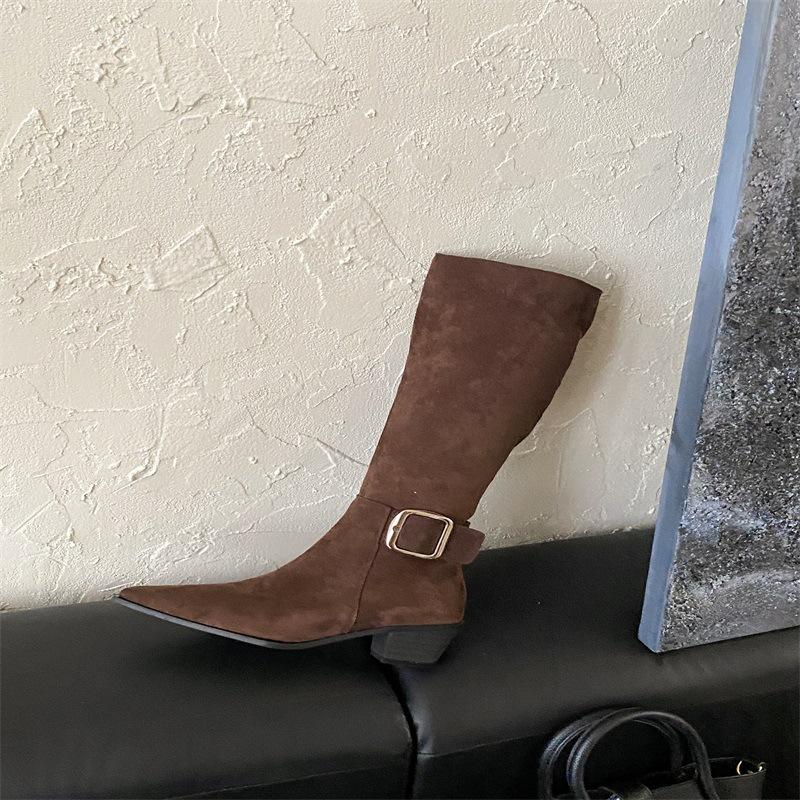 

2025 new fashion British style belt buckle splicing western cowboy boots round head thick heel sleeve fashion knight boots 39 темно-коричневого