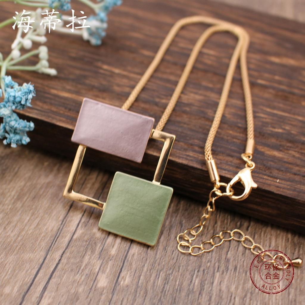 New Color-coated Geometric Square Hollow Pendant, Simple and High-end Women's Versatile Square Necklace