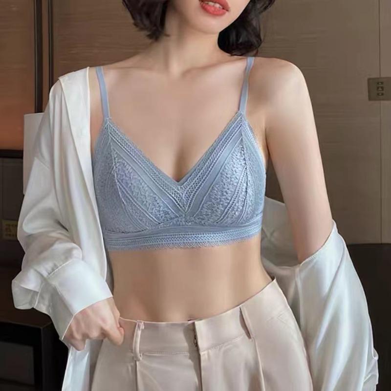 Lace bra Thin comfortable triangle cup with double breasts Hollow heart machine showing chest small breathable underwear