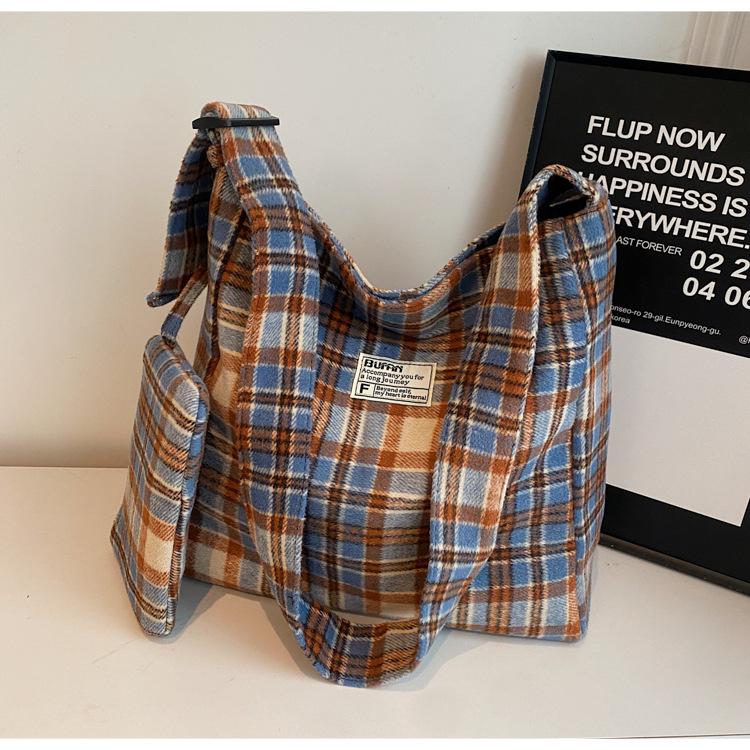 Lässige Canvas-Große Tasche Damenmode Breitband-Umhängetasche Herbst und Winter Vielseitige Unterarm-Plaid-Einkaufstasche