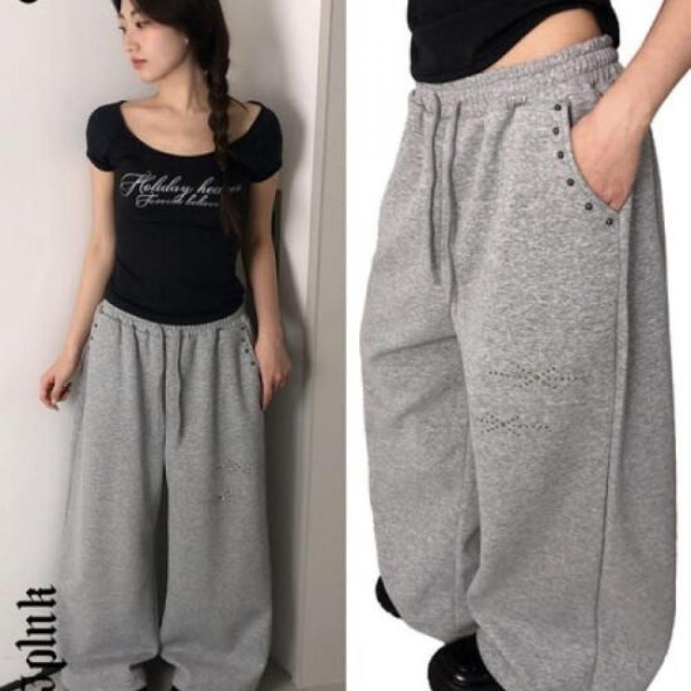The Pink Tilly Banding Bead Stud Wide Training Pants