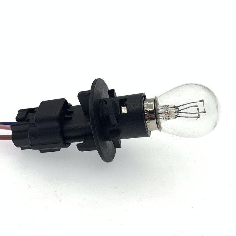 XBP100190 Compatible Three-Pin Brake Light Socket Bulb for Land Rover Models AMR1422/MA939976-TA975885