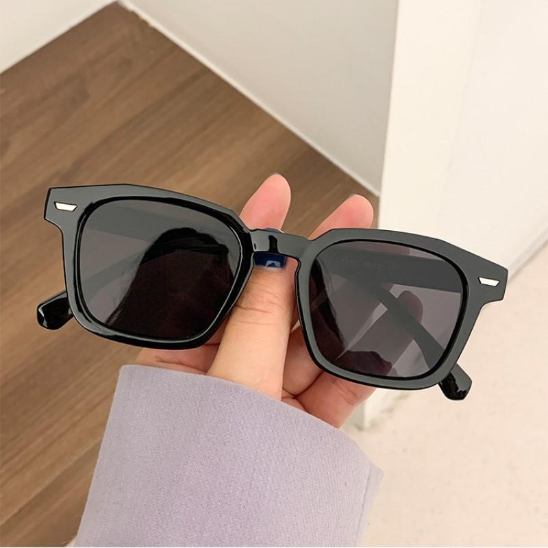 

Latest Unisex Design Rectangle Classic Vintage Sunglasses Fashion Design Retro Sun Eyeglasses Female Lady Eyeglass Cat Eye Shape Casual Goggles UV400 only 1pcs sunglasses