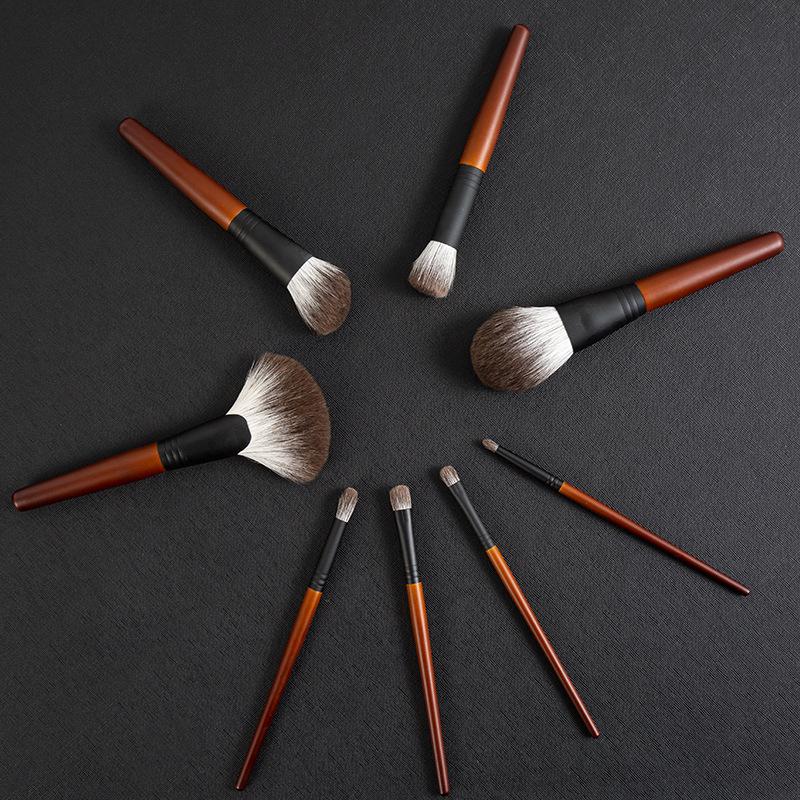 8-Piece Snow Fox Makeup Brush Set: Soft Powder, Stippling, Animal Hair Eyeshadow & Blending Brushes