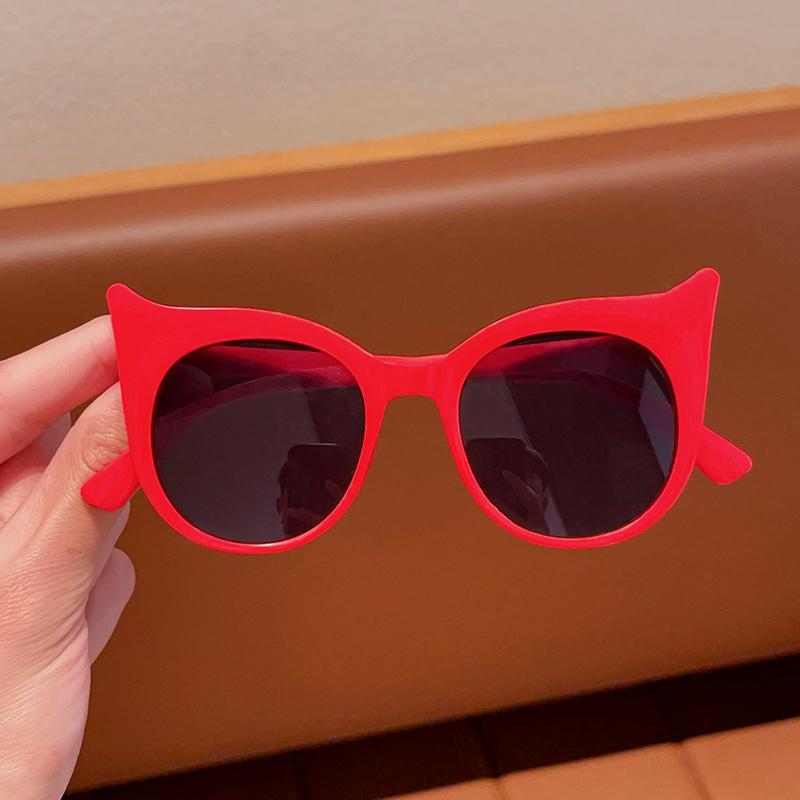 

2026 Новые Солнцезащитные Очки для Мальчиков и Девочек Простые Маленький Демон Защита UV400 Модные Детские Очки для Малышей Уличная Вечеринка Подарок Повседневная Носка красный