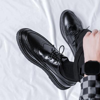 Mode Neue Herrenschuhe Italien Herren Formelle Lederschuhe Mode Britischer Brogue Freizeitschuhe Klassische Bequeme Business Kleider Oxford Schuhe
