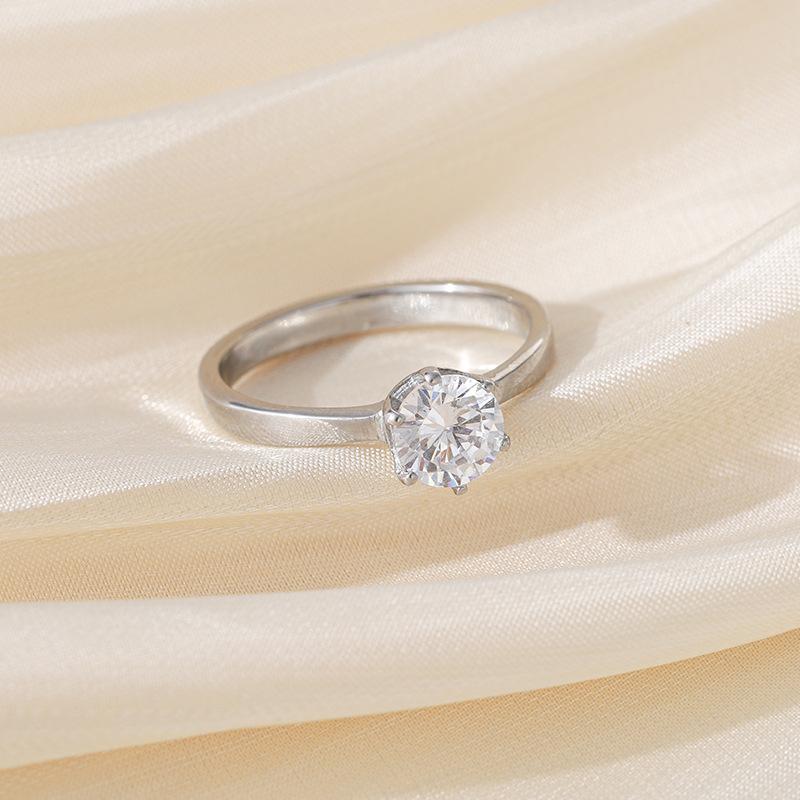 Korean Style Claw-Set Zircon Titanium Ring: Elegant 2023 Wedding Design for Women