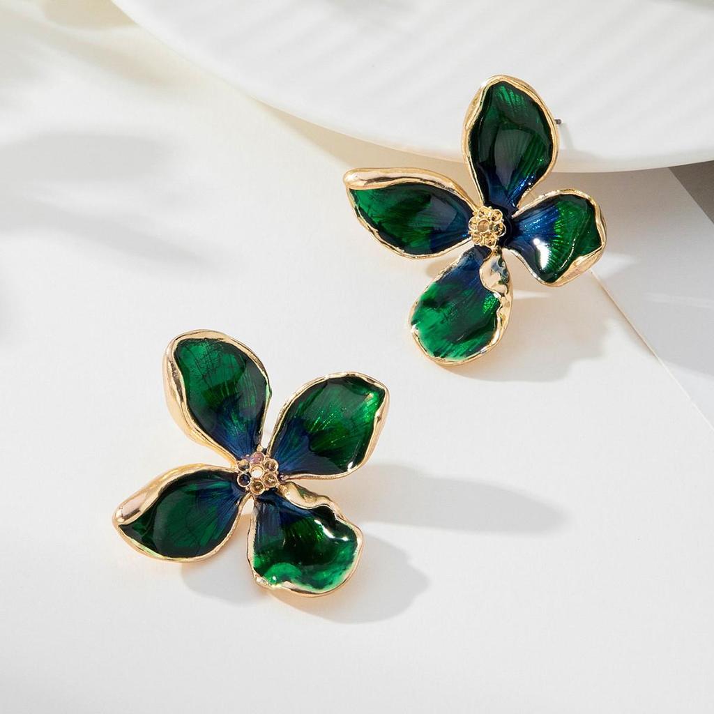 European-American Gradient Enamel Flower Stud Earrings - Versatile Holiday & Travel Style for Women
