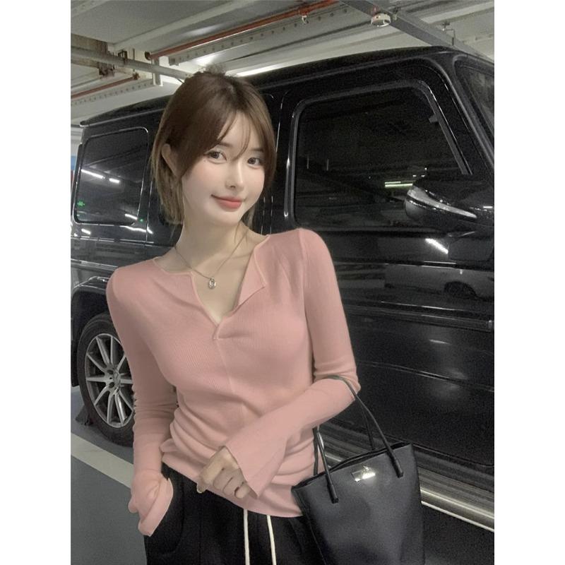 Pink v-neck gentle top, women's early autumn thin long-sleeved inner knitted bottoming shirt, slim-fitting, chic and beautiful shirt