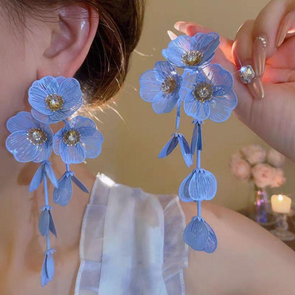 

Exaggerated Big Flower Long Tassel Earrings Temperament Stud Earrings Women Earrings Wedding білий