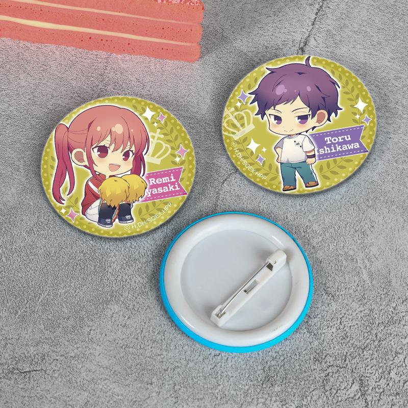 32/44/58mm Love Anime Horimiya Abzeichen auf Rucksackzubehör Miyamura Izumi Hori Kyouko Cartoon Broschen für Kleidung Tasche Dekor Geschenke Pins
