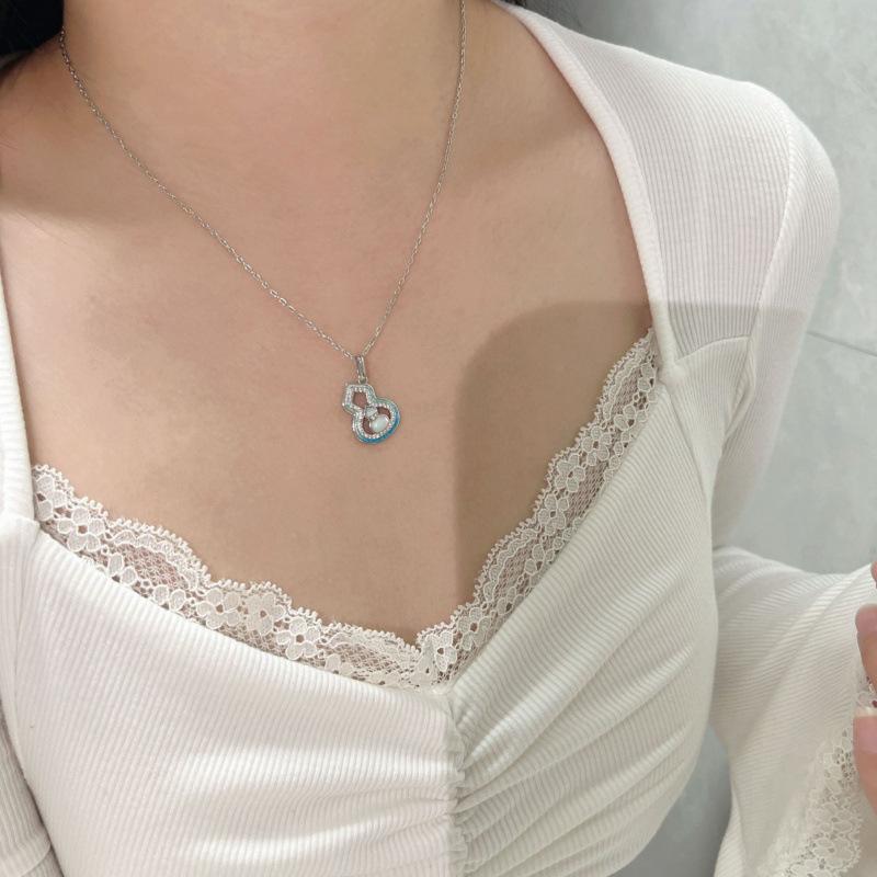 Guochao Natural White Shell Gradual Change Gourd Necklace Earrings Cold Advanced Versatile Light Luxury Collarbone Chain Set
