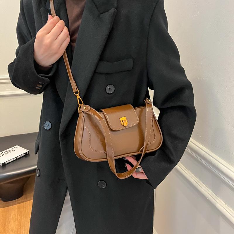 Fashion Retro Oil Wax Leather Small Bag, Female Foreign Style Underarm Small Square Bag, High-End Messenger Bag