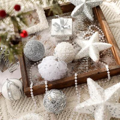 Decorat pentru pomul de Crăciun: Ornament cu bilă de spumă vopsită în diverse forme și culori