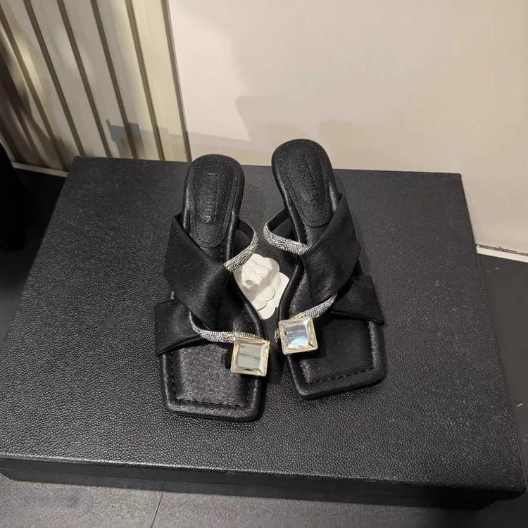 Square head rhinestone toe thick heel cool slippers outer wear 2025 new item extraordinary French temperament word silver sandals women