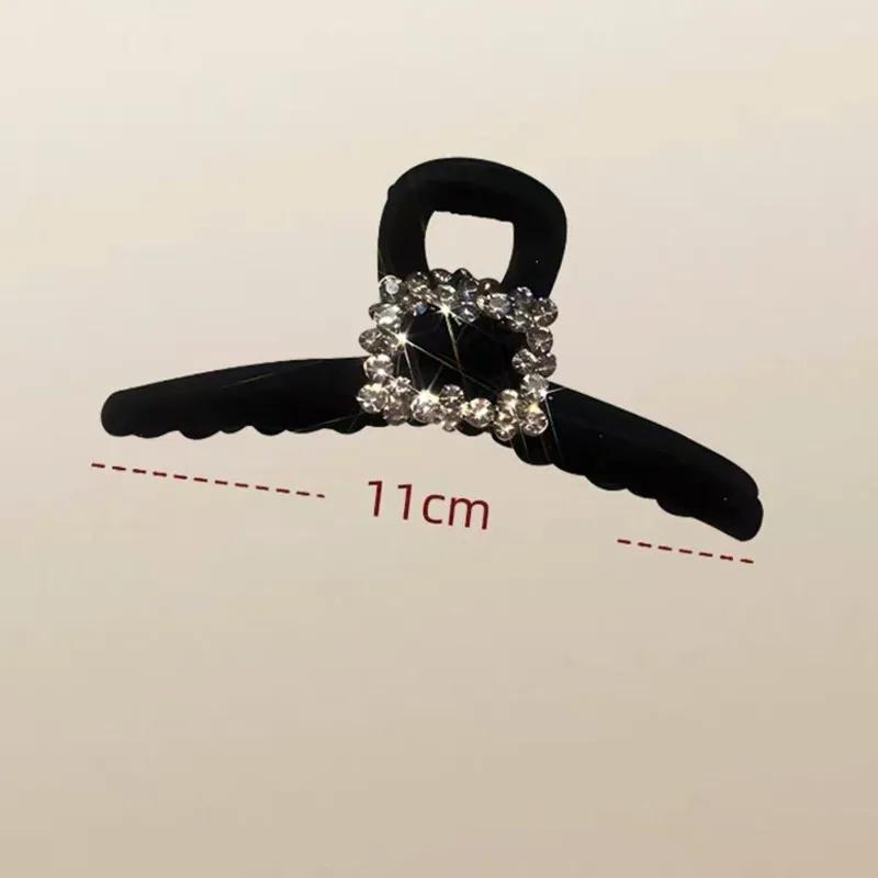 

Elegant Flocking Rhinestone Hair Clip for Women Retro High Ponytail Shark Clip Fashion Girls Hair Clamp Plastic