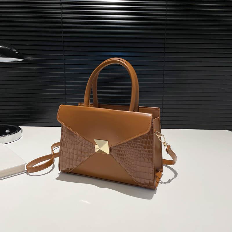 Trendy And Chic Small Square Handbag Stylish Pu Leather Crossbody Bag For Casual Outings