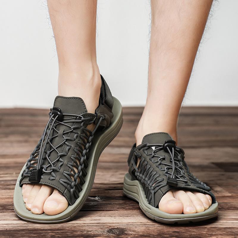 Fashion 2025 Summer Men Soft Bottom Sandals Comfy Flat Designer Outdoor Antiskid Walking Sandals Men's Casual Leather Beach Roman Shoes