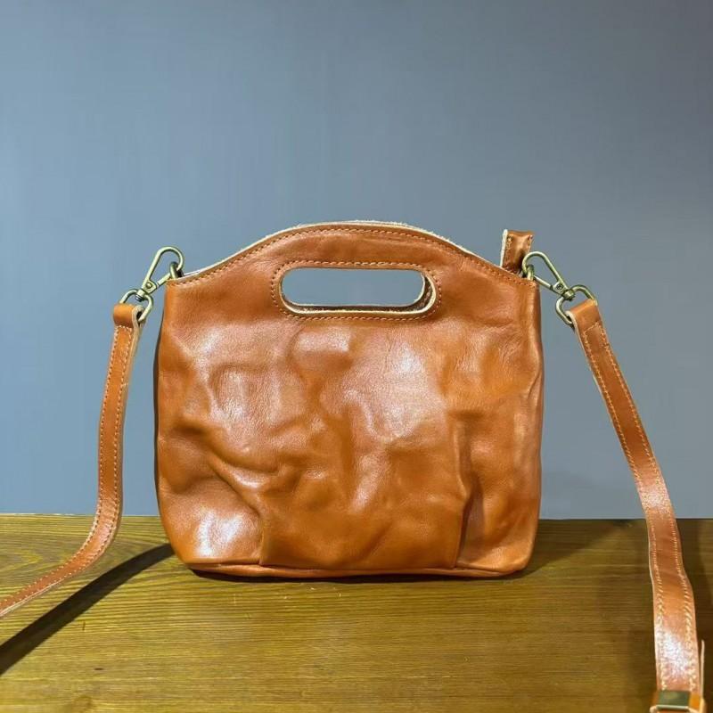Fashionable Women's Bag Retro Style Leather Bucket Commuting Crossbody Handbag