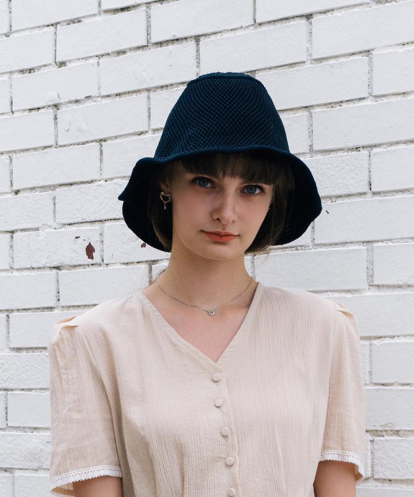 Maneseu Dehe Bucket Hat (2 Colors)