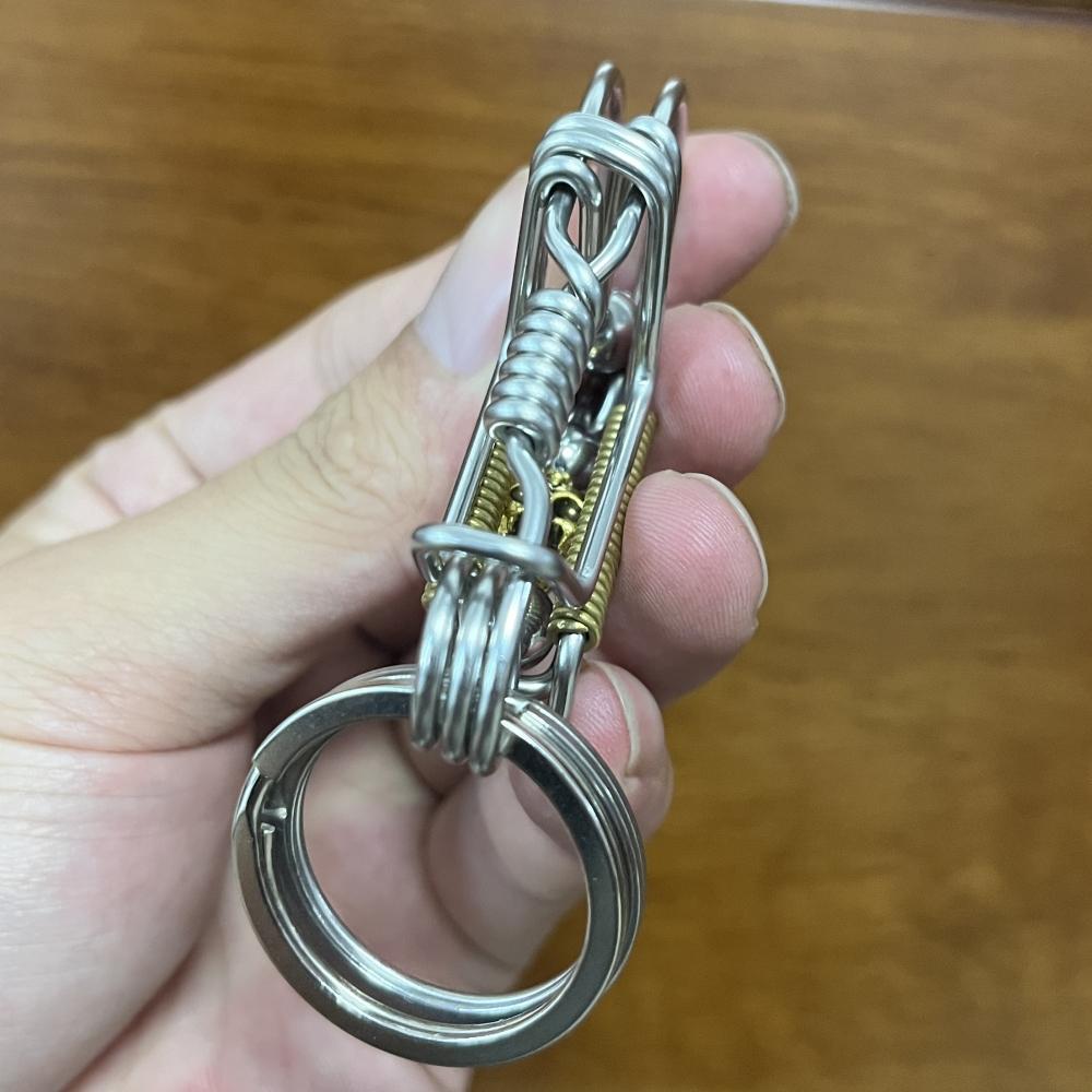 Stainless Steel Keychains,Golden Skull Head Hook Buckle Car Waist,Mechanical Style Men Halloween Gift Ornaments