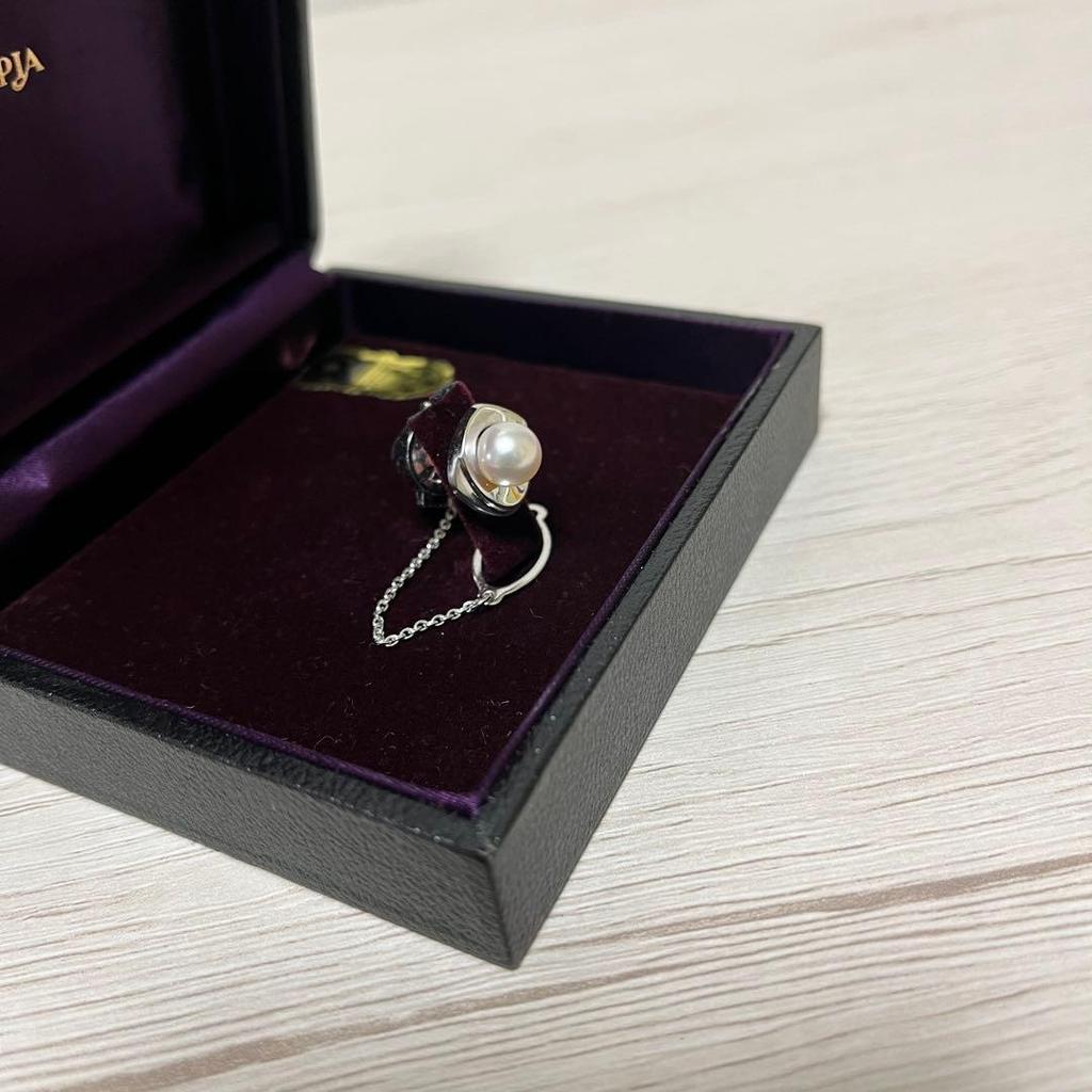 Used Silver Pearl Tie Pin with Case