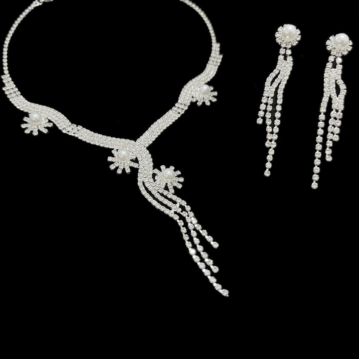

Модное свадебное ожерелье с бриллиантами и цветами, комплект серег, цепочка для свадебного платья, аксессуары для платья, полный комплект с бриллиантами белый