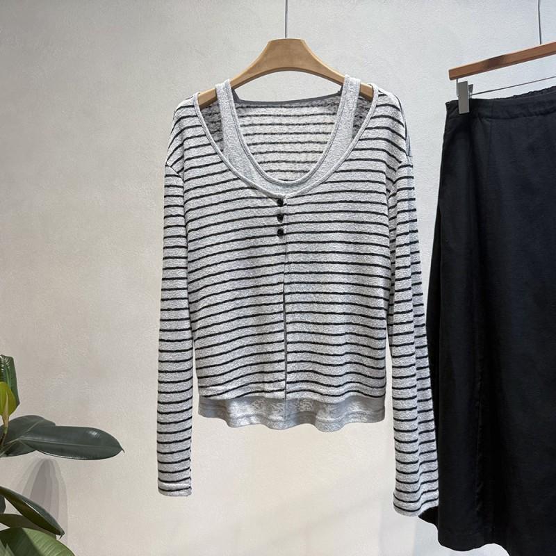 Womens V-Neck Striped Knit Top Fake Two-Piece Long Sleeve Loose Fit T-Shirt Korean Style Fall Casual