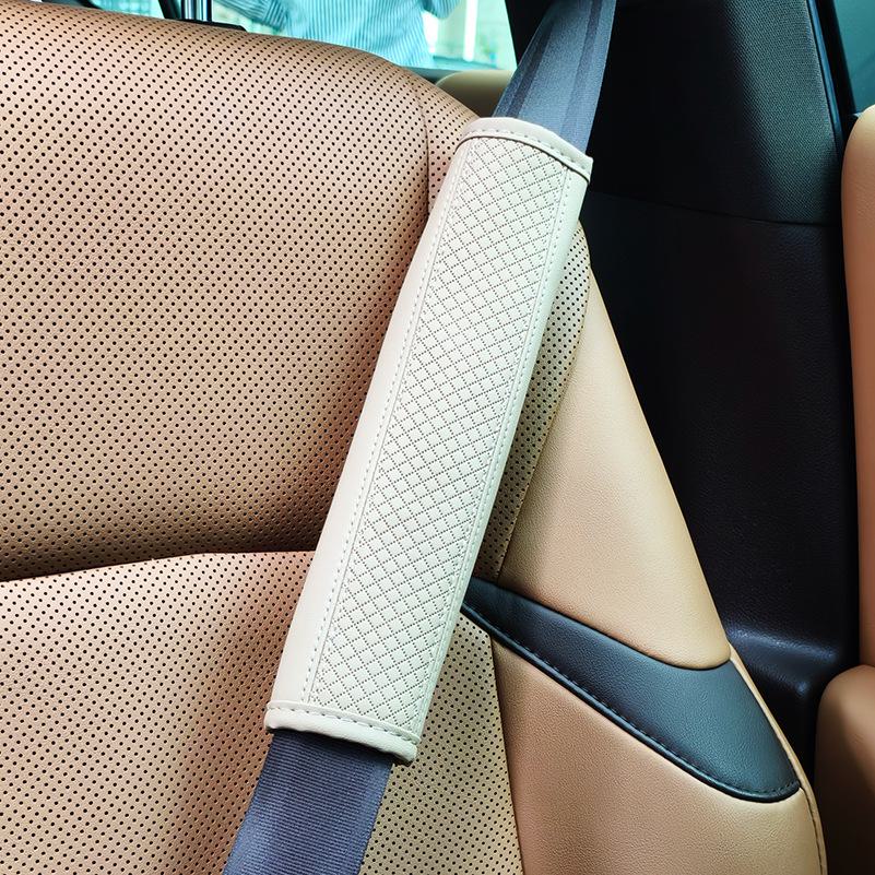 

Универсальная защита плеча ремня безопасности автомобиля - удлиненная и утолщенная, защитный чехол на все четыре сезона Patterned Shoulder Guard Seat Belt Cover бежевый