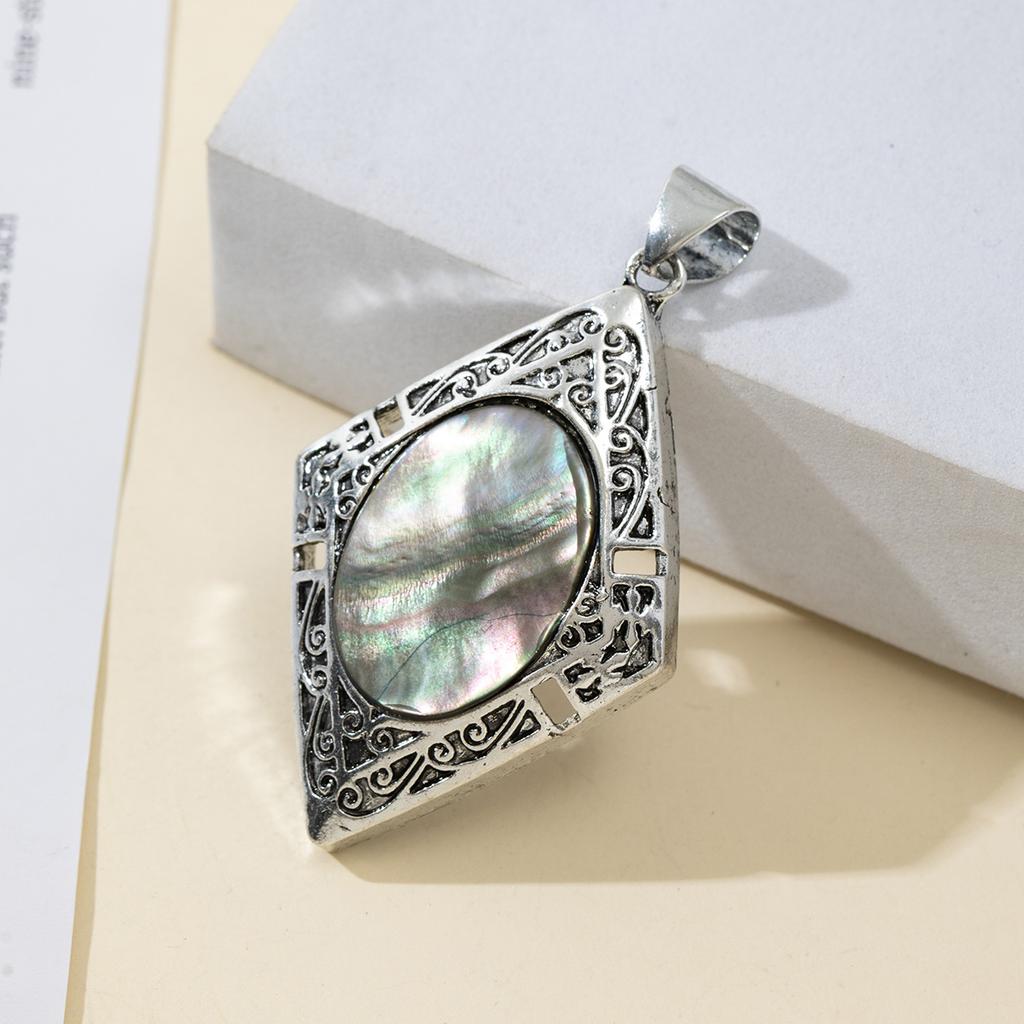 Sommerfarbe Muschel Anhänger Rhombus Spitze Anhänger 49x34mm Für Schmuckherstellung DIY Halskette Armband Ohrringe Zubehör