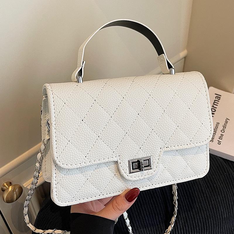 Small Bag Women's 2026 New Fashion Diamond Chain Messenger Bag Feeling Portable Small Square Bag