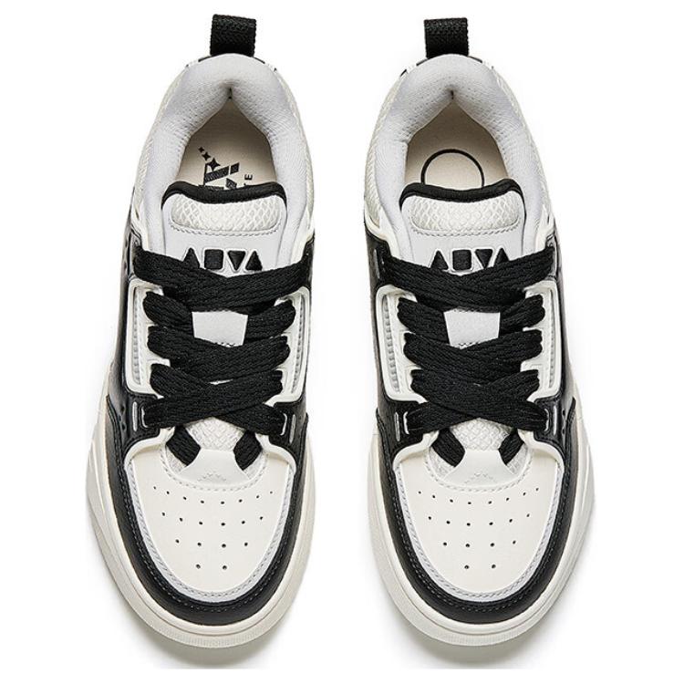 Anta Comfortable Versatile Non-Slip Lightweight Increased Height Low-Top Sneakers Women Sneakers Black White 122518040-6