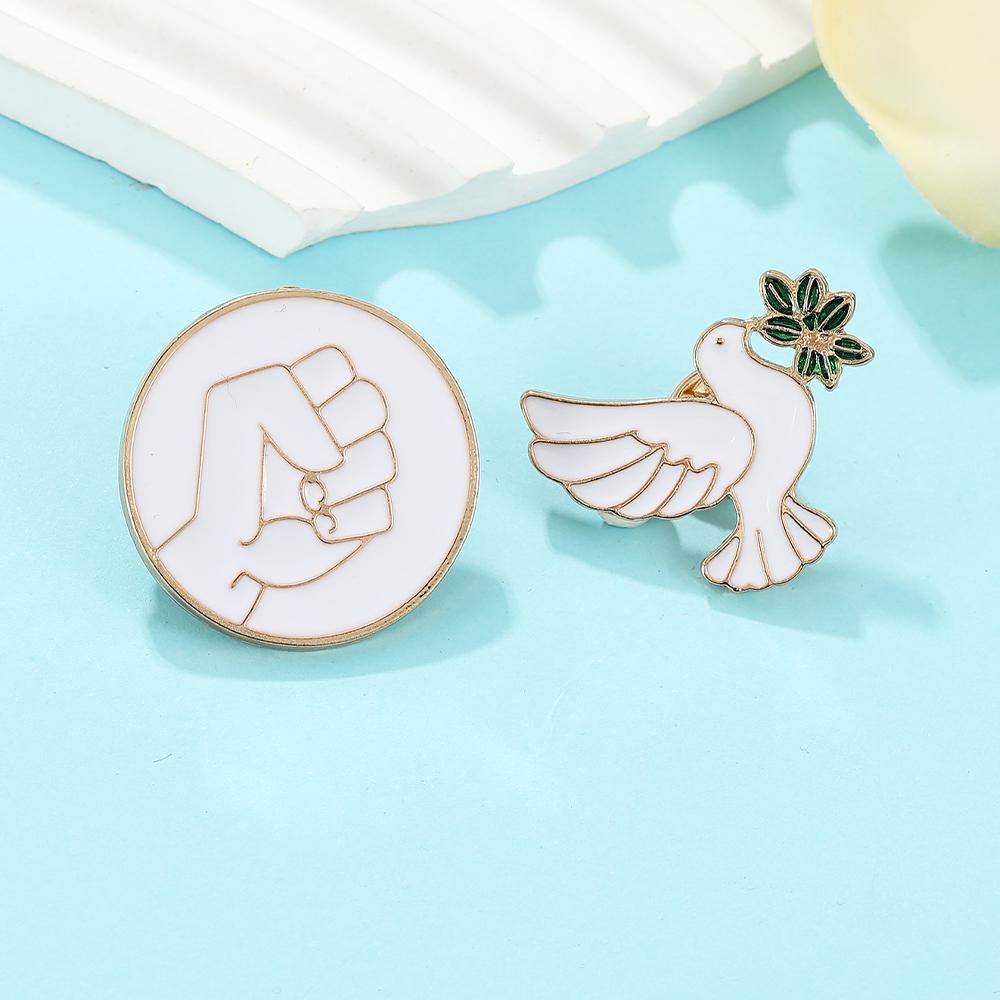 New World Peace Theme Enamel Brooches Dove Olive Branch Symbol of Peace Design Pins Bulk