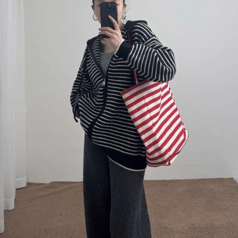 Autumn and Winter New Tops Contrasting Colors Striped Knitted Cardigan Women's Loose Sweater Design Sense Women's Hoodie Jacket