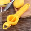 1Pc Plastic Lemon Clip Creative Household Kitchen Thickening Manual Fruit Juicer Mini Blender Children'S Auxiliary Food Tool