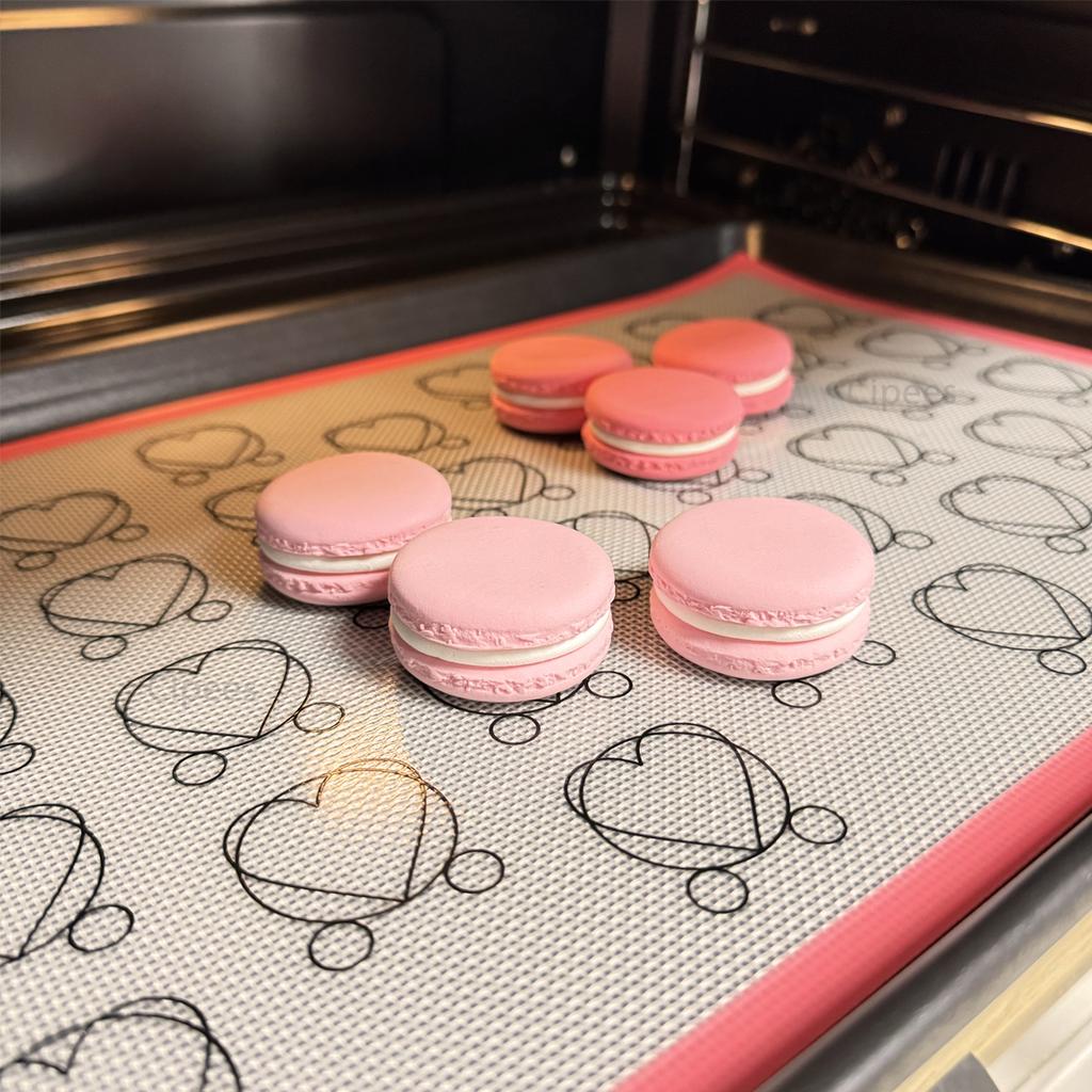 Silicone Baking Mat with Heart Shaped Pattern for Oven, Non Stick Reusable Bakeware Sheet Liner for Make Macaron, Cookie, Pastry