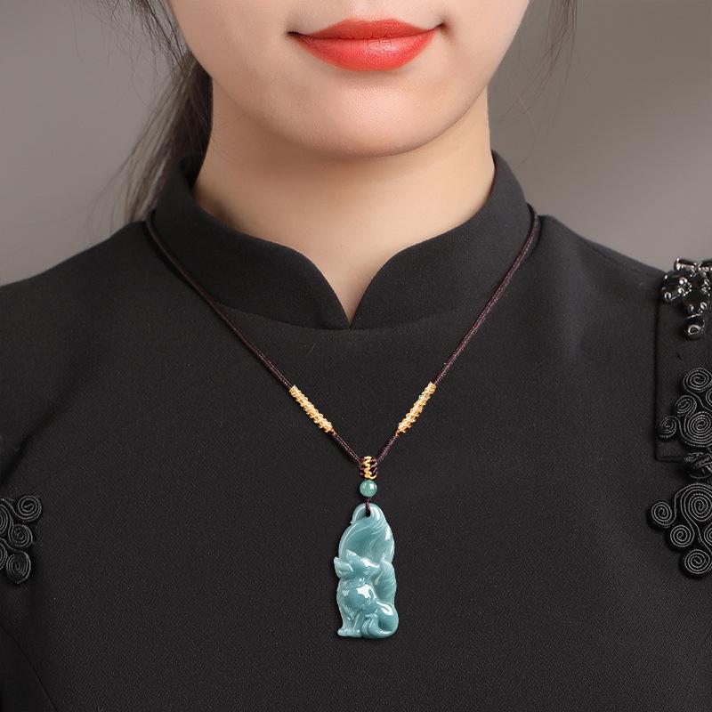 A-Note Natürlicher Blauer Jade Neunschwänziger Fuchs Anhänger mit Jadeblume, Damenstil