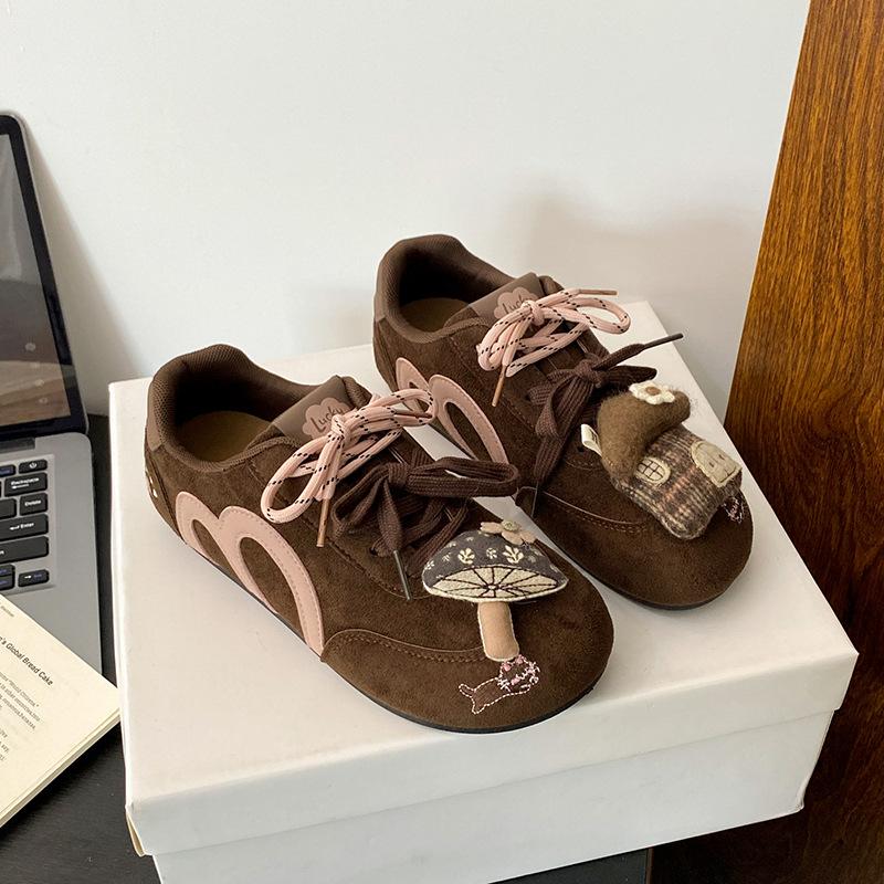 Korean version of new sports shoes 2025 autumn niche retro versatile casual board shoes red German training shoes women