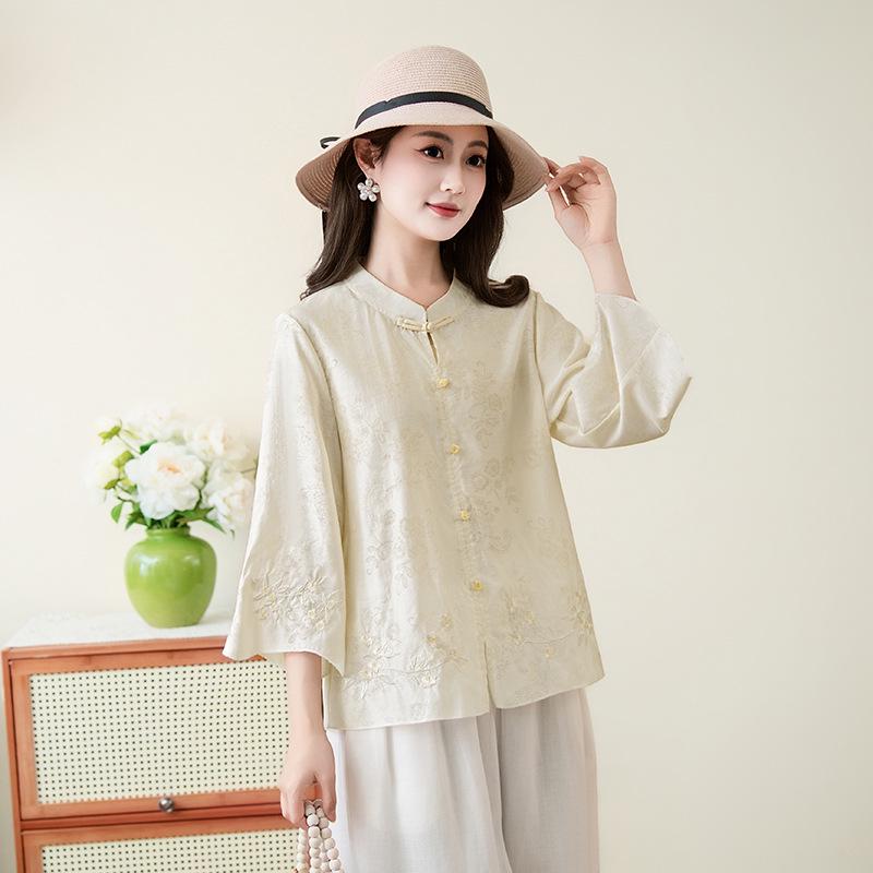 2026 Spring/Summer Women s Chinese Retro Embroidered Mid-Sleeve Frog Button Cardigan 2XL: 116-130 jin бежевый