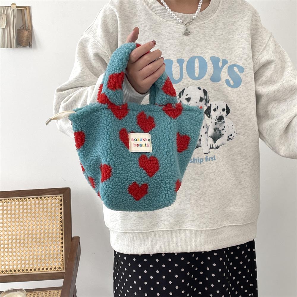 

Winter fashion plush women s bags, new cute polka dot handbags, commuting handbags to work