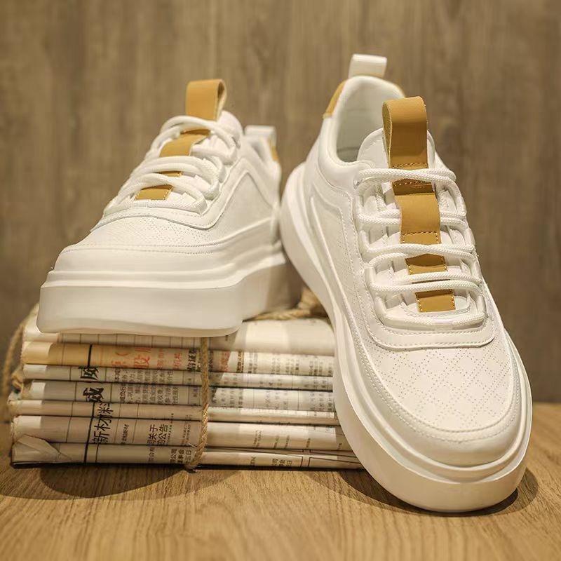 Herren Board Schuhe Frühling und Sommer neue trendige Sport- und Freizeitschuhe Herren vielseitige dicksohlige erhöhende weiße Schuhe trendige Schuhe