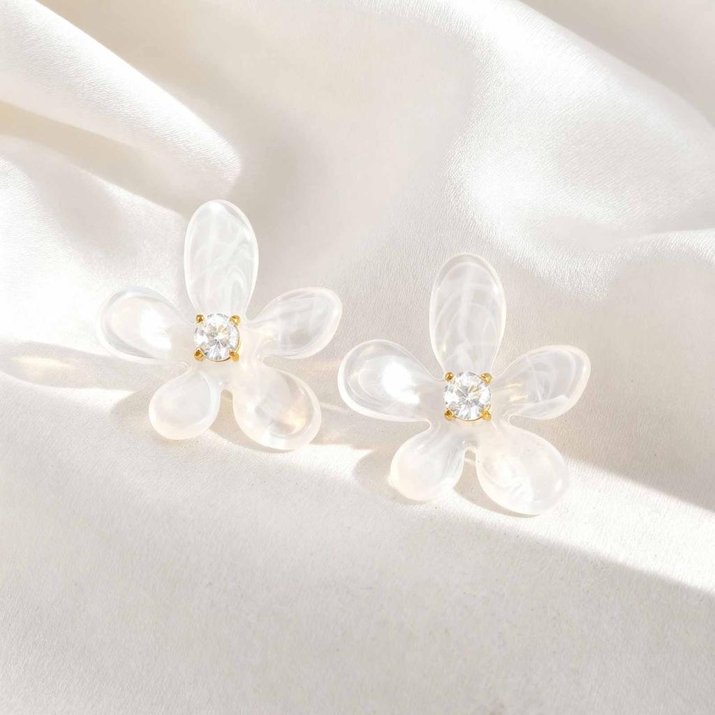 White Resin Flower Shape With Zircon Earrings for Women Stainless Steel Transparent Earrings Elegant Jewelry Gift
