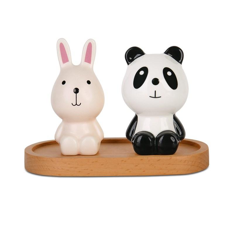 

Ceramic Seasoning Pot Korean Cartoon Bear Brown Wood Tray Pepper Bottle Household Kitchen Supplies Condiment Bottles Spice Jar