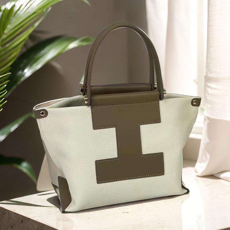 The First Layer of Togo Cowhide H Design Is a Hand-held Crossbody Women's Bag Leather Splicing Bag, Casual Fashion Temperament Commuter Dumplings