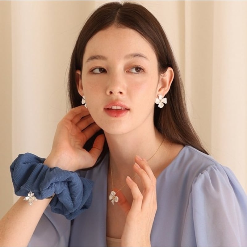 Dana Burton Marina Floral Necklace