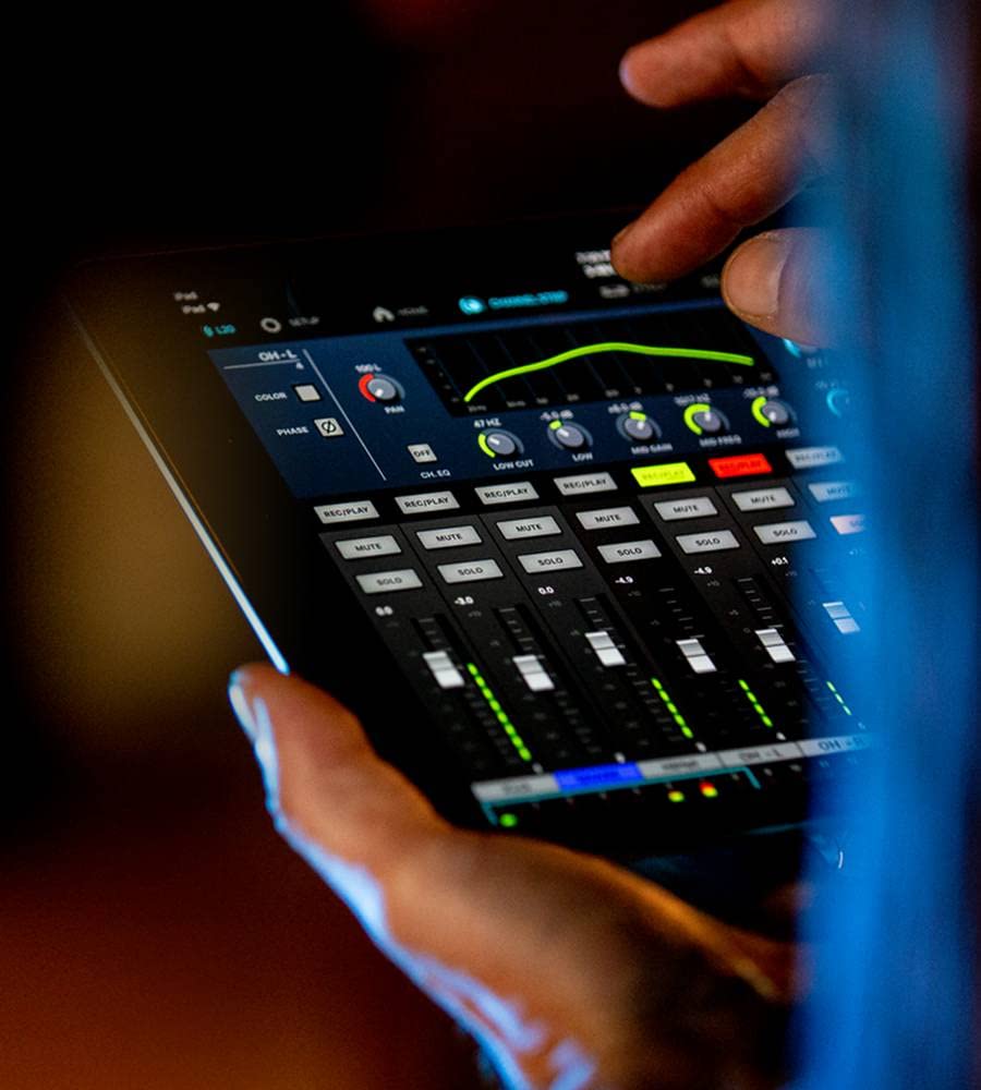 Zoom Bluetooth Communication Up To 10 Meters In a Clear Indoor BTA Series BTA-1 Adapter Environment.