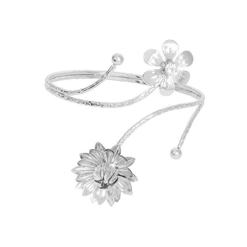 Schmetterling & Blume Metall Offener Armreif mit Eingesetzten Diamanten