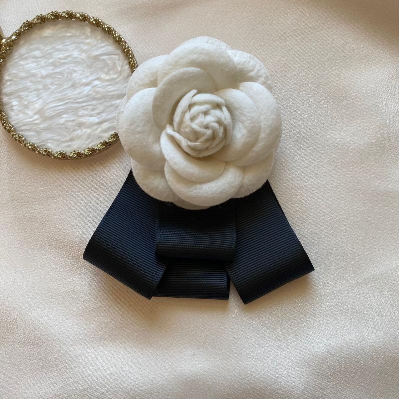 Black Brooch Fabric Camellia Flower Brooch Bow Tie Ladies College Style Shirt Collar Pins Vintage Wedding Party Brooches For Wom